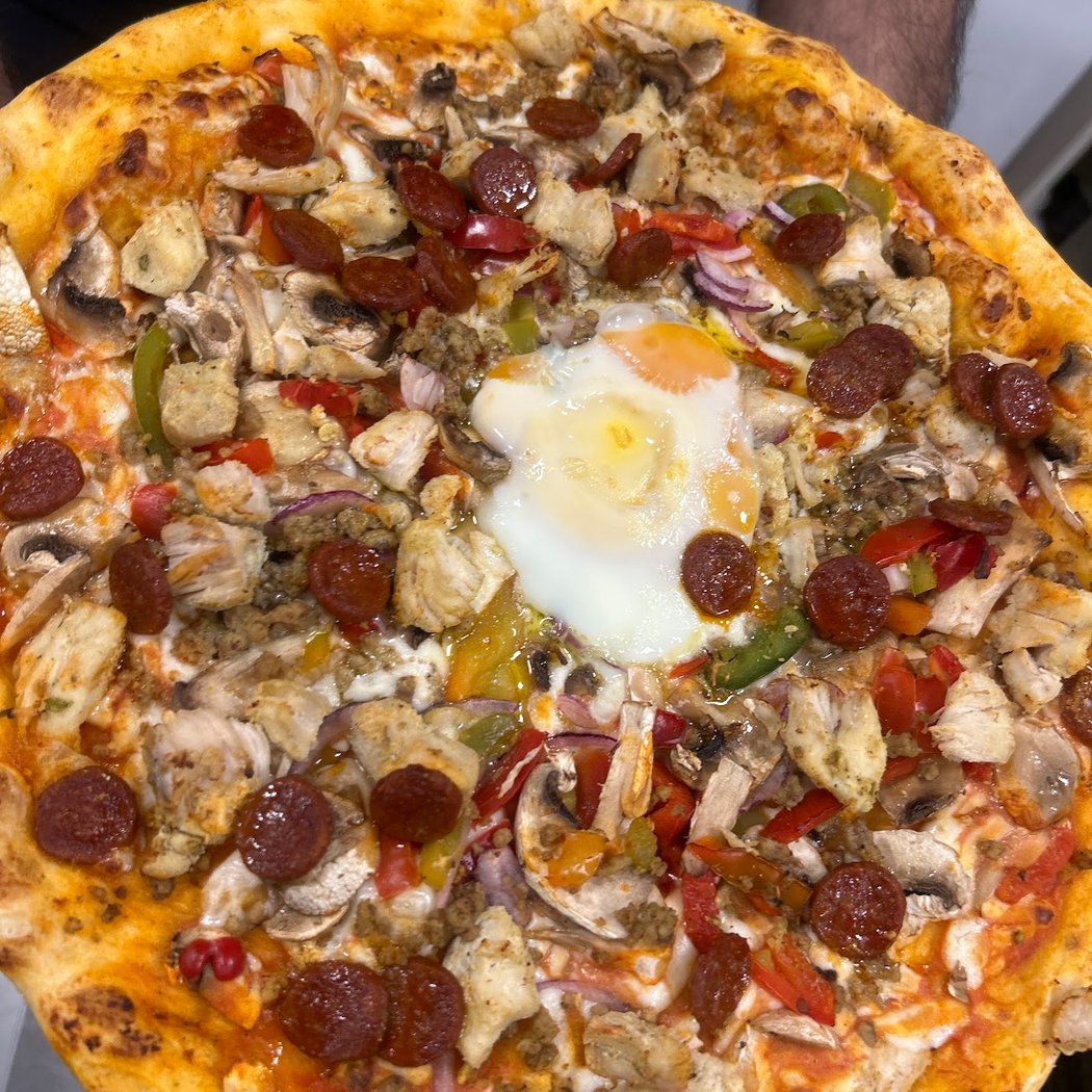 Eleos pizza 1